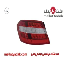 چراغ عقب روی گلگیر چپ بنز