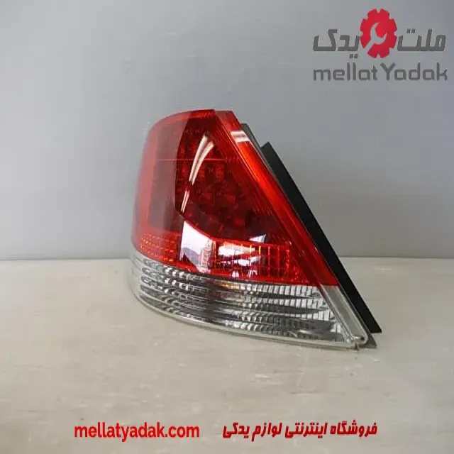 چراغ عقب سمت چپ بخش